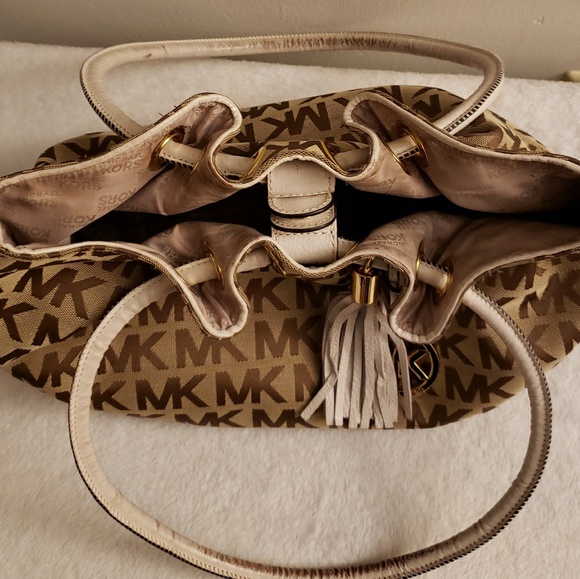 Authentic Michael Kors Purse - Picture 4 of 8